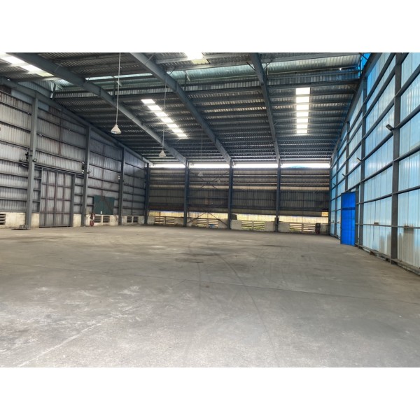 Ready-built factory for lease