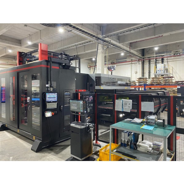 High-efficiency sheet metal processing with punch & laser combination machine