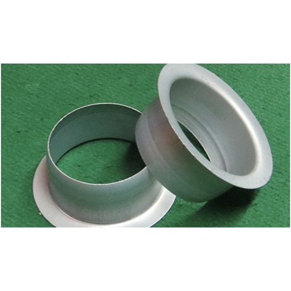Steel cap that enhances the rigidity of paper tubes.