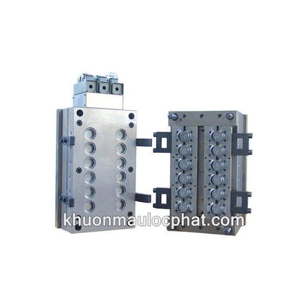 Plastic injection molding mold