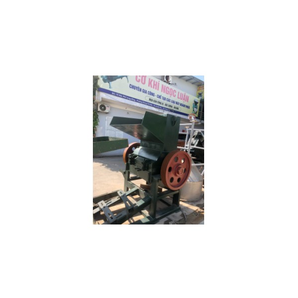 Plastic grinding machine