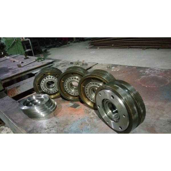 QC crane track relocation guide wheel