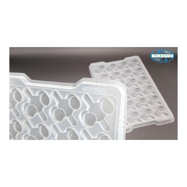 Plastic tray