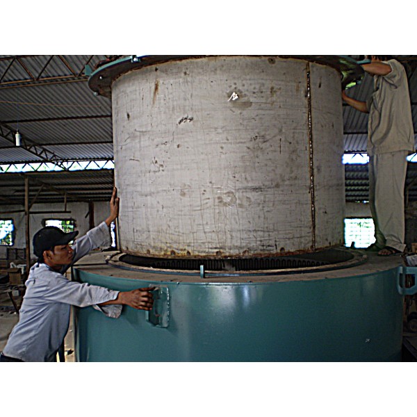 るつぼ炉（SUS310鋼製なべ）