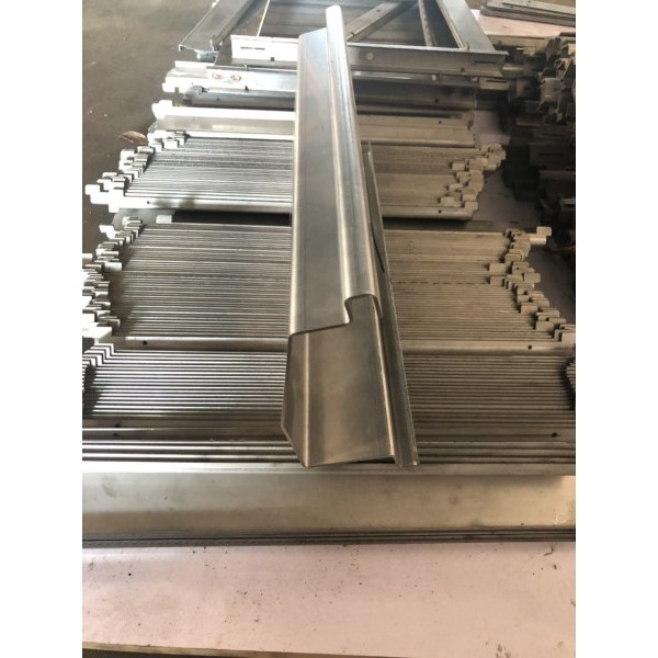 Gia công cắt laser hàn chấn