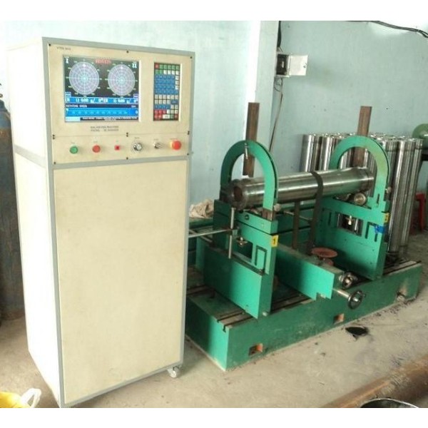 Dynamic Balancing Machine