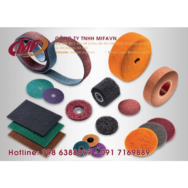 Non-woven and abrasive sanding of stainless steel