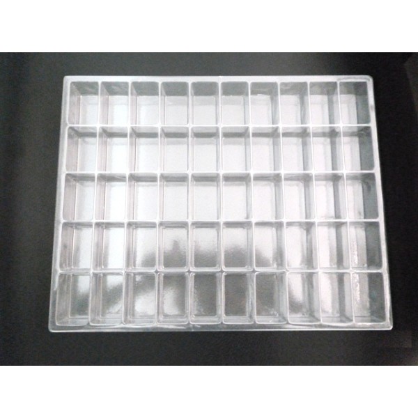 Plastic tray