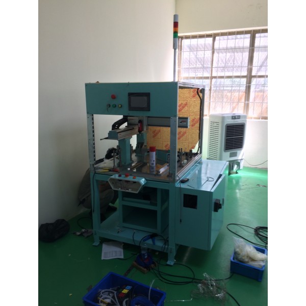 Automatic adhesive applicator