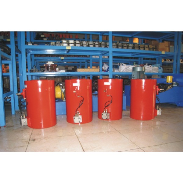 600-ton hydraulic hoist