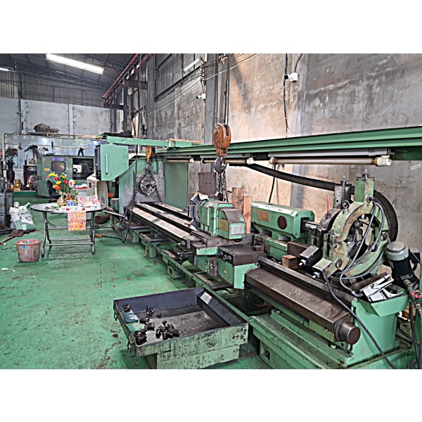 Máy tiện CNC