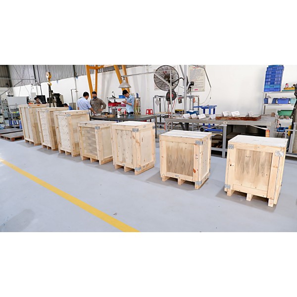 Injection mould tool packing