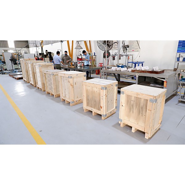 Plastic injection mould tool packing