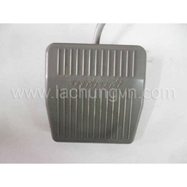 Labeling machine pedal