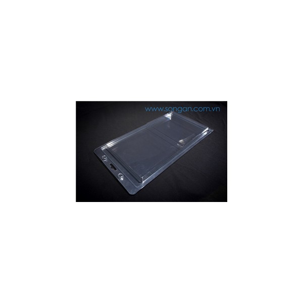 衣類用のプラスチックの箱
