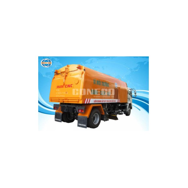 Vacuum street sweeper
