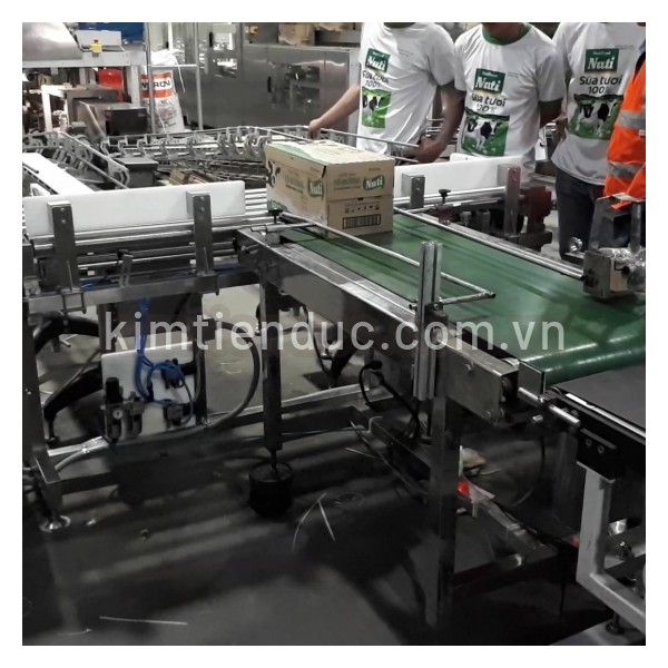 PVC belt conveyor for milk carton transfer