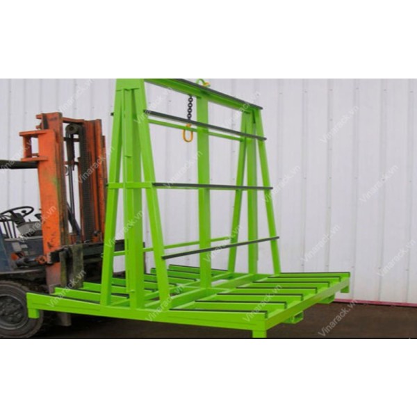 Cantilever rack