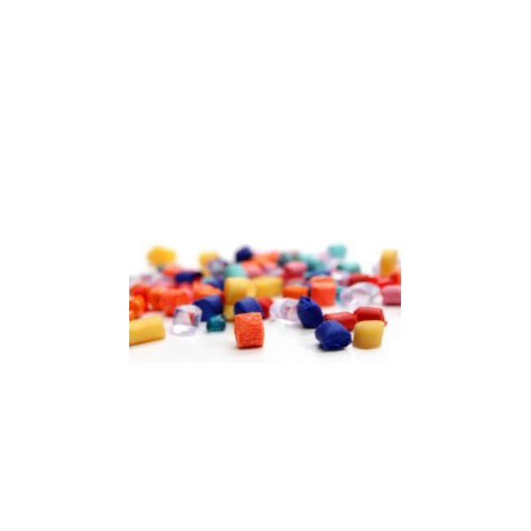 着色されたプラスチックビーズ
