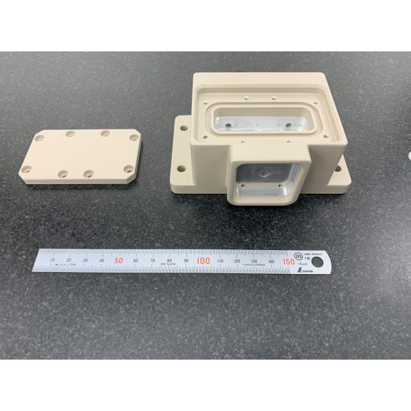 精密アルミ加工 マシニングセンター 通信機器部品 塗装部品 ベトナム