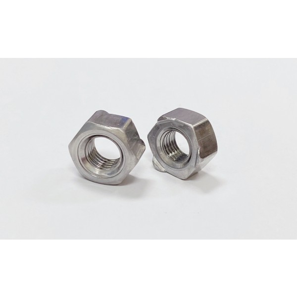 Hexagonal weld nut