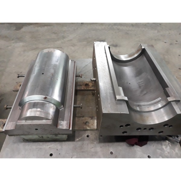 Tile mold
